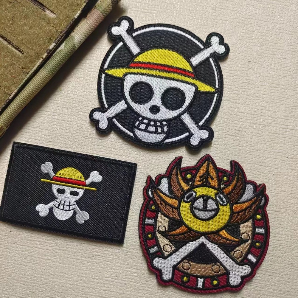 One Piece Badg Cartoon sleeve  - đánh giá và giá Velcro Sew On